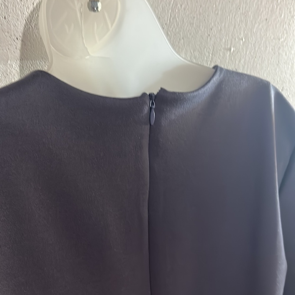 Ladies top - Picture 3 of 5